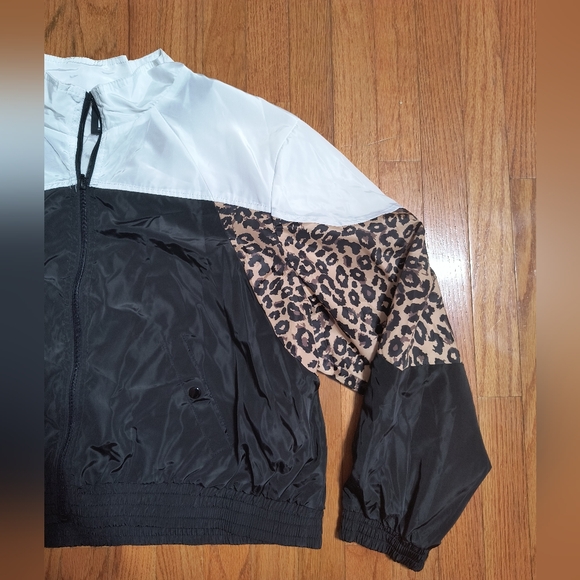 NWT New Look Sport wind suit cropped jacket, women's 3X, animal print - Picture 4 of 11